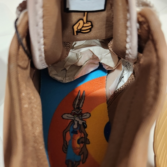 Space Jam x LeBron 18 Low EP 'Wile E. x Roadrunner - Picture 15 of 16